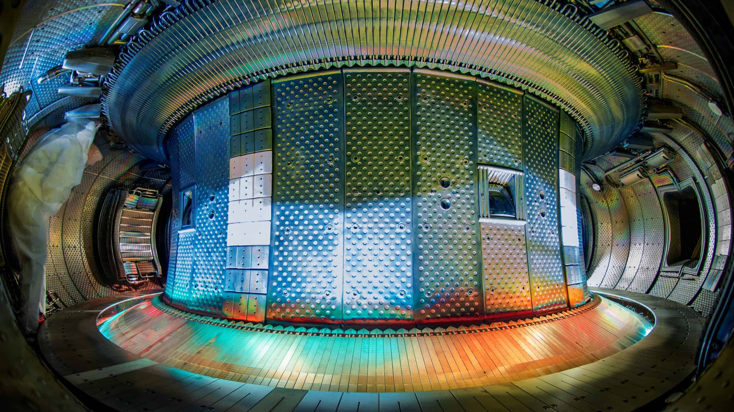 タングステン実験炉「WEST」が超高温プラズマを6分間維持し新たな記録を打ち立てる