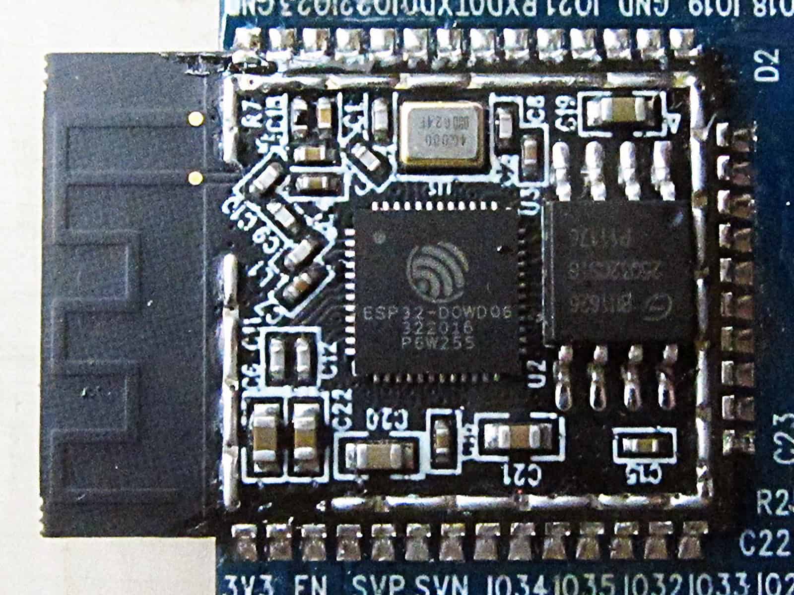 世界中で使用される中国製ESP32チップに隠しコマンドが見つかる、10億台以上のデバイスに影響の可能性